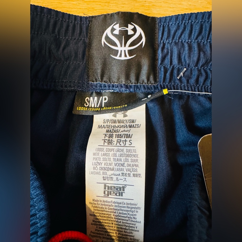 NWT Under Armour Loose Fit Blue and Orange Basketball Shorts - Men’s Small - Picture 3 of 7